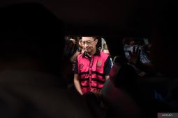 Tom Lembong minta dibebaskan dari kasus korupsi importasi gula