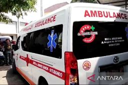 Jenazah Renville Antonio dibawa pulang ke rumah duka di Surabaya