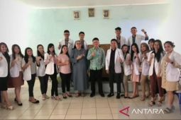 Tenaga medis diingatkan jaga kesehatan dalam  melayani pasien