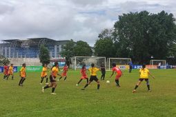 1.225 siswi ikuti turnamen sepak bola putri bertajuk "MilkLife Soccer Challenge - Semarang 2025"