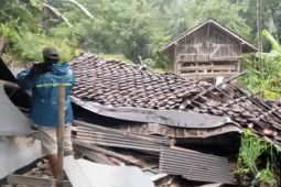 Bencana longsor di Nyalindung Garut menimpa dua rumah warga