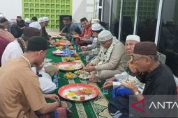 Malam Nisfu Syaban dengan balutan budaya "Nganggung" di Pulau Bangka