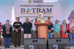 Pemkab Bekasi menyapa warga Karangbahagia melalui layanan Botram