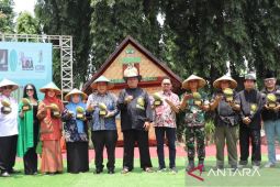 Pemkab Bekasi memperkenalkan durian lokal via Festival Buah Nusantara 2025
