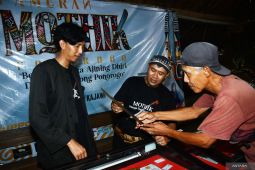 Pameran mothik di Ponorogo