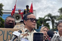 Wamenaker sebut tuntutan ojol soal pemberian THR rasional