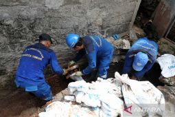 Pemkot Jaktim targetkan perbaikan turap yang longsor di Kramat Jati selesai dalam sepekan