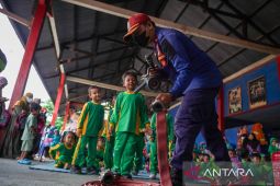 Dinas Damkar edukasi pencegahan kebakaran ke murid TK di Kendari