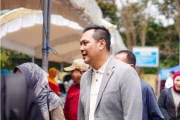 Wali Kota Aditya tinjau pasar murah bersubsidi dan pendistribusian LPG