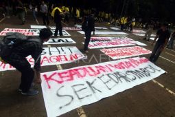 Aksi mahasiswa UI untuk Indonesia Gelap