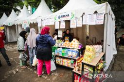 Kota Bandung menggelar operasi pasar murah di 30 kecamatan jelang Ramadhan