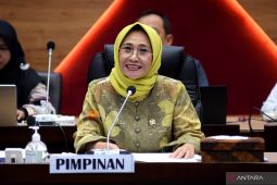 DPR sambut baik pembatalan izin kampus kelola tambang