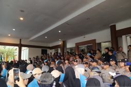Mahasiswa UBB sampaikan delapan tuntutan ke DPRD Babel