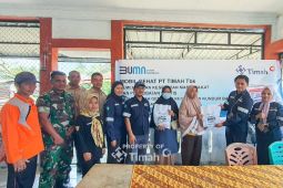 Ratusan warga Gemuruh berobat gratis di Mobil Sehat Timah