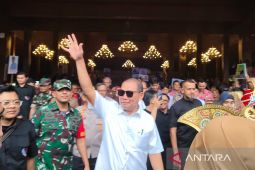 Ribuan orang melepas purnatugas Wali Kota Surakarta Teguh Prakosa