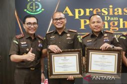 Kajari Medan raih penghargaan kategori Satker Implementasi SAKIP terbaik dari Kejagung RI