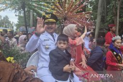 Bupati-Wakil Bupati Bekasi 2025-2030 disambut ratusan warga