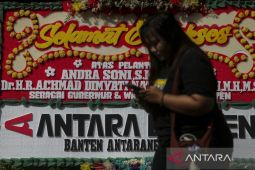 Karangan bunga untuk kepala daerah di Banten