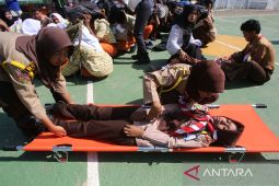 FOTO - Simulasi gempa dan tsunami di Aceh