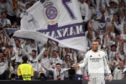 Dua gol Kylian Mbappe bawa Real Madrid ke puncak klasemen