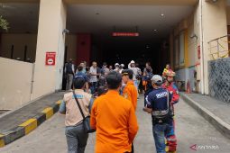 Tim gabungan kembali mencari bagian tubuh korban kebakaran Glodok