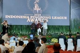 Atlet dan pelatihterima penghargaan Liga Pingpong Indonesia 2025