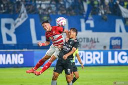 Persib kokoh di puncak klasemen meski ditahan imbang Madura United 0-0