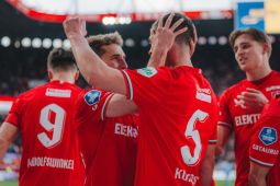 Twente kalahkan tim Calvin Verdonk 2-0