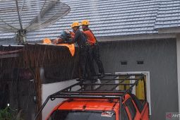 Warga Bangka Tengah meninggal tersengat listrik saat perbaiki atap rumah