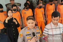 Polres Karawang ungkap kasus penipuan dengan modus uang palsu oleh sekelompok orang