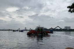 Doel minta alat berat pengendali banjir dipasang pelacak