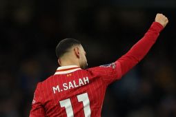 Pelatih Arne Slot tunggu permintaan maaf Mohamed Salah