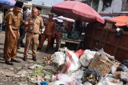 Wakil Bupati Kabupaten Merangin pantau tumpukan sampah di sudut kota