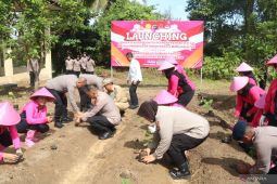 Polda Babel tanam ribuan bibit hortikultura dukung program Pekarangan Pangan Lestari Polri