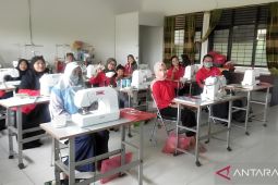 Dinakertrans Kutim tingkatkan pelatihan tenaga kerja lokal