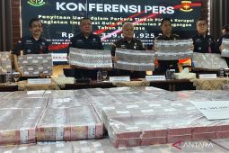 Kasus korupsi importasi gula: uang Rp565 miliar disita dari 9 tersangka