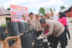 Kapolres Humbahas ajak masyarakat manfaatkan lahan pekarangan melalui program P2L