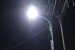 Palembang mulai benahi lampu jalan  penuhi janji kampanye