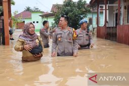 Kepolisian Resor Kota Jambi siagakan personel di lokasi banjir