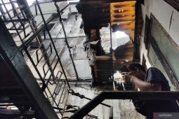 Api kebakaran Hotel 101 Urban berasal dari bangunan sebelah