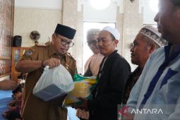 Pemkot Bengkulu salurkan bantuan sembako kepada 1.297 penerima manfaat