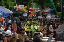 Upacara Adat Nyadran Makam Sewu
