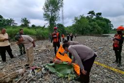 Tim SAR Jember temukan anak hanyut di selokan dalam kondisi meninggal