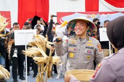 Irwasum Polri dan Wamentan panen jagung serentak di Kabupaten Madiun