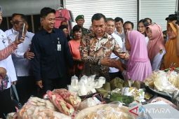 Menteri Kemendukbangga luncurkan layanan KB-Kespro di Pasar Sukolilo Madiun