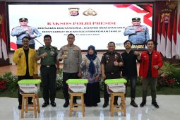 Jelang Ramadhan, Polda Banten dan mahasiswa bagikan 2.850 paket sembako