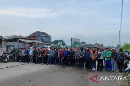 Sejumlah warga hadang eksekusi lahan di Tambak Oso Sidoarjo