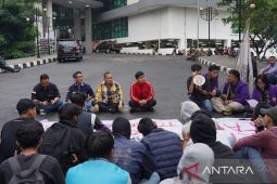 DPRD Kota Bogor tampung aspirasi saat didemo mahasiswa Unpak