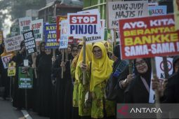Aksi tolak judol dan pinjol di Tangerang