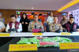 Polisi menyita 14 ribu ekstasi hasil pengungkapan jaringan Pekanbaru